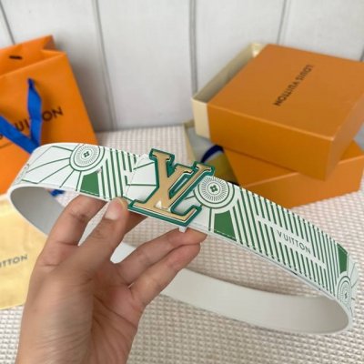 特 寬度：40mm Lv pyrmide Truck L OEiI雙面腰帶 驢家 海外原單代特供 面為進口小牛皮壓飾有標誌性品牌圖案效果工藝 原廠配色柔軟小牛皮