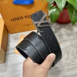 Lv.路易威登 宽40Mm双面原版小牛皮 搭配单钌钯电镀扣 完美的手感.油边 出众的设计.风格 高贵奢华 时尚大方 高清实拍 货真价实 品质保证 双面用