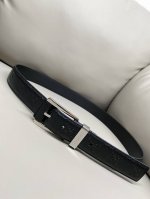 -Gucci 3.5Cm针扣饰方形搭扣Gg印花压纹腰带 中性色调精致牛皮革与方形搭扣完美合璧，不经意间散发商务正装风范。这款宽版腰带精选Gg粒面牛皮革制作，方形