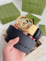 高端品質，實物拍攝 特 配全套禮盒 古馳：專櫃品質雙面頭層牛皮,可雙面使用.旋轉雙G純銅五金扣。金屬配件深受品牌輝煌的70年代經典設計所影響，得以重新詮釋。