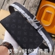 品牌：Lv.易路威登双件套 型号：木盒装，皮带+钱包，两件套 等级：意大利进口百分百头层牛皮，Lv.易路威登，世界著名奢侈品品牌，经典格子系列，黑格咖啡格老花，