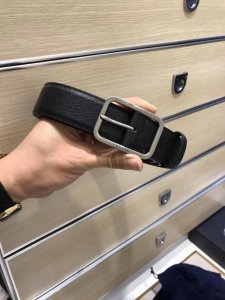 特 P200 配送专柜包装 打孔针 宽35Mm，支持Nfc 原单双面进口头层牛皮带身，搭配原版P家经典扣，手感.油边近乎完美，原产皮料牛皮定制，质感无可挑剔，出
