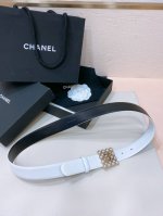 Chanel 24C 小牛皮、金属 与琉璃珍珠 金与珍珠白 Logo搭扣 手感柔软 细腻3.0Cm 码数75- -100