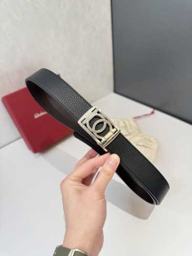 菲拉～格慕 Salvatore ～Ferragamo 是一家意大利奢侈品牌，以其高品质的皮革制品、鞋履和配饰而闻名。菲拉格慕的腰带是其经典产品之一，通常采用优质