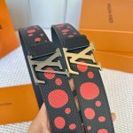 驢家专柜款。L0Uis Vuitt0N 今季新品 男士原單腰帶 寬度40毫米 經典荔枝紋牛皮丝印大圖案 搭配新款五金 饰有品牌Logo 可雙面佩戴 適合沈穩低調