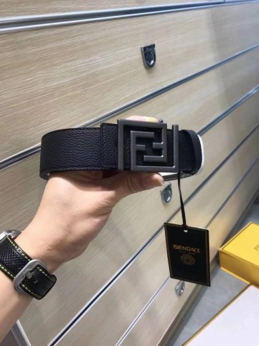 配送专柜包装 打孔针 特批新款 Fd 宽40Mm 标志造型宽皮带，联名钉扣式带扣，范家原版进3D打印花绘 印有浮雕间色Ff 图案，支持Nfc 芯片 ，镀金表面金