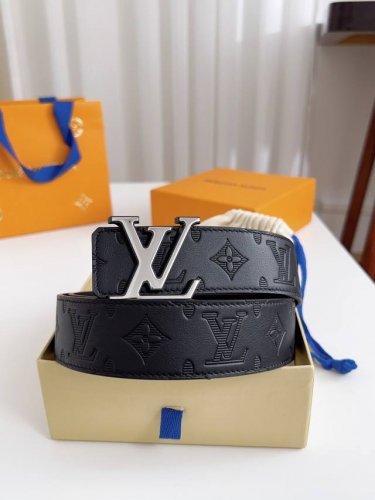 特 Lv 宽度4.0 双面进口小牛皮材质，真材实料，精细的做工，用心制作。