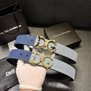 Dg，宽4.0Cm Dolce&Gabbana 新款 真空电镀金属徽标搭扣搭扣下方设有点扣 无镍搭扣与配件，采用织布面料搭配进口头层牛皮内里。