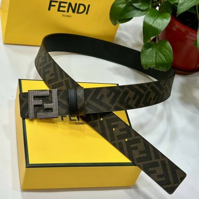 Fendi 芬迪 专柜同款 宽4.0Cm 双环正反用腰带 Ff按钉搭扣 黑色Cuoio Romano皮革材质 反面面料带有烟草黄和黑色Ff图案 四方金属饰面 时