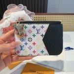 M14155梅红白彩&蓝色白彩 Lv卡包卡夹钱包 当季新款 Lv X Tm Romy Ms卡夹 M本款 Romy 卡夹出自路易威登 X 村上隆跨界合作系列，为