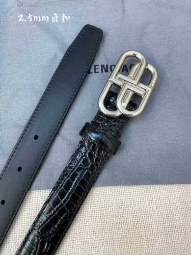 特 巴黎世家鳄鱼纹 新款腰带 双面意大利雾面小牛皮 搭配复古扣--宽度2.5