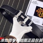 品名：爱玛仕.Her..Mes原单 型号：认准如图专柜包装，赠送打孔器 材料：百分百头层牛皮皮带，24K纯钢扣中间带Logo字母保证真皮。专柜同等质量， 送人自