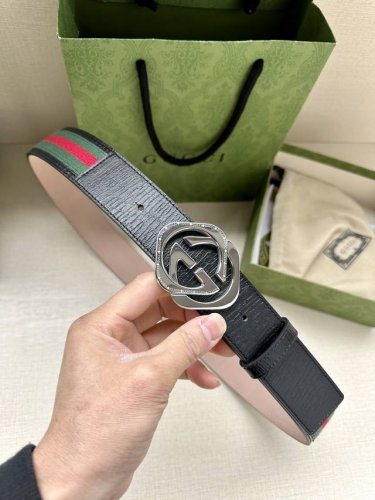特 宽度3.8Cm G U C C I 经典帆布织带磨砂底腰带 头尾用采头层野猪皮纹效果点缀 配以织纹质皮滚边搭配原单钢扣。夏季男百女搭款 上身效超果级棒