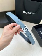 特 宽度3.0Cm Chanel香奈儿 旋转 双c小牛皮与银色 枪色 金色金属腰带 多颜色女款腰带搭配！此五金可旋转使用 带身均两面颜色 。