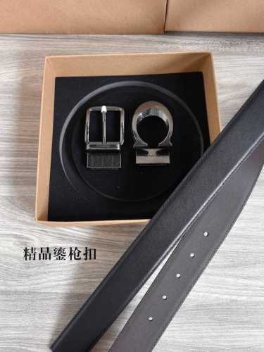Coach蔻驰 高品质 3.8Cm 高真空电镀五金 ，可双面使用 配备专柜装礼盒