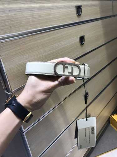 配送专柜包装 打孔针 特批 宽30Mm，原单进口双面头层牛皮，搭配原单钌钯电镀F扣，支持Nfc手感.油边近乎完美，原产皮料定制，质感无可挑剔，出众的细节，高清实