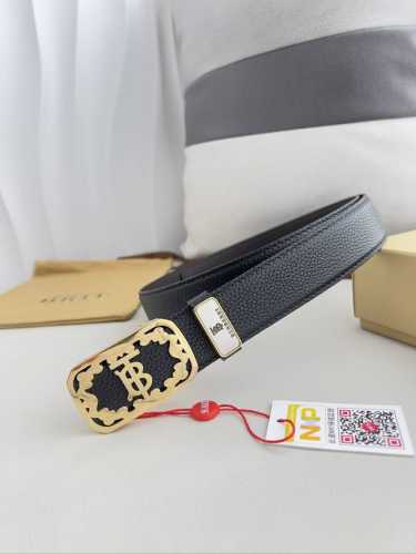 品名：巴宝莉.Burberry 腰带自动带 皮带 型号：自动扣，纯钢材质自动扣，自动带身，双面头层牛皮 材料：百分百头层牛皮，保证真皮。24K纯钢扣专柜同等质量