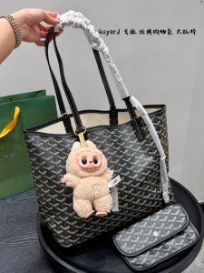 带拉布布挂件！ 尺寸32.27 戈雅 Goyard 购物袋 托特包Tote 休闲随性 造型百搭毫不夸张 自重轻 容量大百搭 耐磨耐造 适合非常喜欢那种软糯糯没型