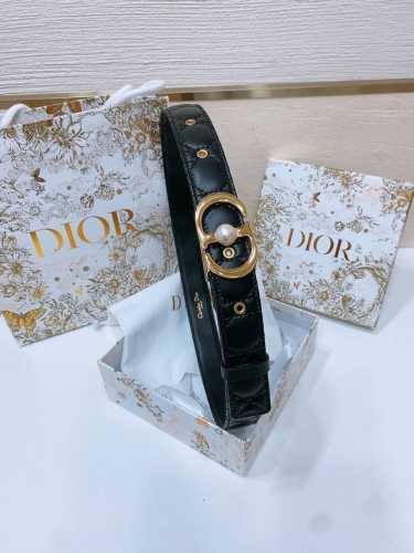 Dior Montaigne Jolie Belt 光滑小牛皮和白色树脂珍珠 饰有*Christian Dior*标志 羊皮菱格腰带3.0Cm