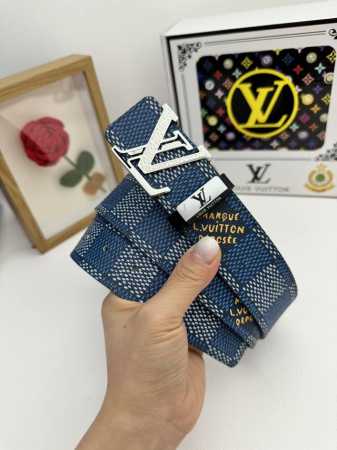 品名：Lv..路易..威登原单 材质：原单牛皮腰带 百分百头层牛皮腰带保证真皮，24K纯钢扣，专柜原单品质、做工精细，时尚大牌，送人自用首选 包装： 请认准如图 - 点击图像关闭