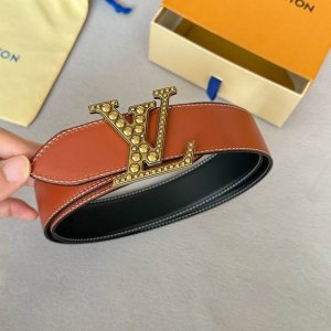 p： L驢牌今季新品 男士原單腰帶 寬度40毫米 雙面頭層小牛皮車雙線工藝 搭配經典鋼扣五金 適合沈穩低調的男神使用