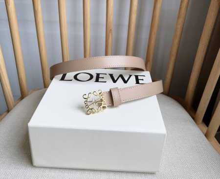 特 Loewe 罗意威专柜最新同款腰带 选用光滑牛皮革窄款腰带 配有Anagram挂锁针扣 卓越的工艺 个性的造型 精美的材质 宽:2.0Cm - 点击图像关闭