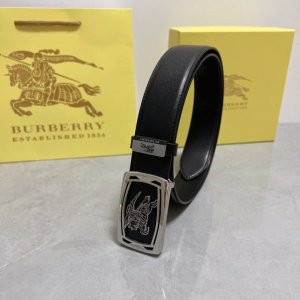品名：巴宝莉 原单 材质：原单牛皮腰带 百分百头层牛皮腰带保证真皮，24K纯钢扣，专柜原单品质、做工精细，时尚大牌，送人自用首选 包装： 请认准如图专柜包装赠送