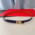 Loewe新款 小牛皮腰带，亮面Loewe五金扣。正面条形码设计，侧面立体字母Loeme ，宽1.5Cm。