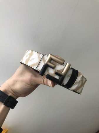 新款 Fd 宽38 Mm 支持Nfc 芯片扫描，标志造型皮带，原版F双层间色铆钉扣，进口原版小牛纹配老花制成，手感柔软，镀金表面金属制品，品质保证，细节 非市场 - 点击图像关闭