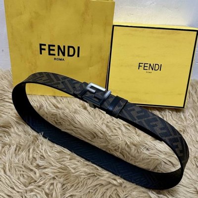Fendi 芬迪 全套包装 专柜同款 宽4.0Cm 双环正反用腰带 Ff按钉搭扣 黑色Cuoio Romano皮革材质 反面面料带有烟草黄和黑色Ff图案 四方金