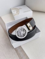品名：范思哲.Versace.皮带腰带自动皮带 型号：自动带，纯钢材质经典人头自动扣，图片实物拍摄 腰带：百分百头层牛皮，自动带身，保证真皮。24K纯钢扣永不掉