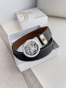 品名：范思哲.Versace.皮带腰带自动皮带 型号：自动带，纯钢材质经典人头自动扣，图片实物拍摄 腰带：百分百头层牛皮，自动带身，保证真皮。24K纯钢扣永不掉