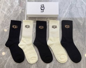 特 配专柜包装 Ugg 新款羊绒中长款堆堆袜袜子！一盒五双，专柜同步筒袜袜子，大牌出街，潮人必备超好搭。