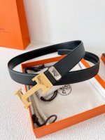 品名 爱马仕.Her..Mes自动扣皮带 腰带 型号 自动扣 纯钢材质经典自动扣 头层牛皮自动带身 腰带 百分百头层牛皮 自动带身 保证真皮 24K纯钢扣永不掉