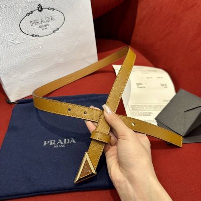 特 原厂正品级别prada新款小牛皮皮带 专柜同步新款prada普拉达休闲款，搭配顶级扣；宽质2Cm