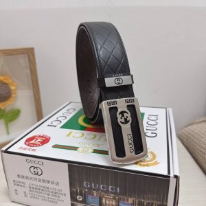 品名：古奇.Gu...Ci 原单 材质：原单牛皮腰带 专柜原单品质、做工精细，时尚大牌，送人自用首选 包装： 请认准如图专柜包装赠送打孔器手提袋专柜礼盒宽度3.