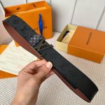 特 寬：40Mm Louis Vuitton 腰帶 頂級原單品質 寬度40毫米 丝印专柜大花图案 搭配最新款五金 專櫃款號 細節看圖 市場獨家版本 ！碼數齊！