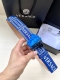 宽度4.0Cm 范思哲 此款粒面牛皮革腰带饰有一枚彩色3D美杜莎腰带扣和代表不断演进的Gold Hibiscus印花 用芙蓉花对往季的Barocco印花加以重新