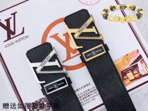皮带 Lv..路易..威登原单 腰带 百分百头层牛皮 保证真皮 24K纯钢扣双面可用专柜同等质量 送人自用首选 包装 请认准如图专柜包装 赠送打孔器 银联发票