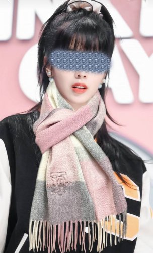 新款120%山羊绒 2025 巴宝莉采用内蒙古顶级山羊绒，最新款男女通用情侣款重磅推荐 经典的格子，永不过时非常保暖柔软亲肤，不扎脖经典巴宝莉格纹设计太美了赶紧