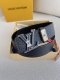 品名： Lv..路易..威登腰带皮带原单 型号：挂扣，经典纯钢材质磨胶面字母挂扣，头层牛皮，图片实物拍摄 材料：头层牛皮，挂扣系列，纯钢材质扣头，钯镀电镀工艺永