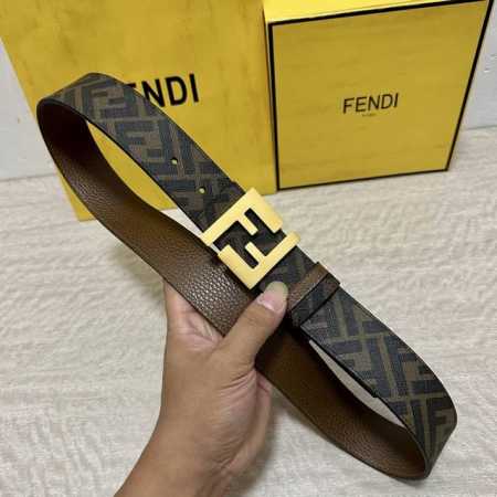 Fendi 芬迪 专柜同款 宽4.0Cm 双环正反用腰带 Ff按钉搭扣 咖啡色Cuoio Romano皮革材质 反面面料带有烟草黄和黑色Ff图案 四方金属饰面 - 点击图像关闭