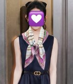 新款 古奇 2025太美了必备款官网同步 皮革Gg图案系列 印花方巾 手工卷边品牌标志性不断焕新演绎 生动彰显品牌别具一格的美学理念Gg图案[嘴唇]为这款黑色桑
