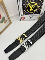 品名：Lv..路易..威登原单 材质：原单牛皮腰带 百分百头层牛皮腰带保证真皮，24K纯钢扣，专柜原单品质、做工精细，时尚大牌，送人自用首选包装： 请认准如图专