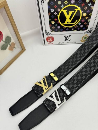 品名：Lv..路易..威登原单 材质：原单牛皮腰带 百分百头层牛皮腰带保证真皮，24K纯钢扣，专柜原单品质、做工精细，时尚大牌，送人自用首选包装： 请认准如图专