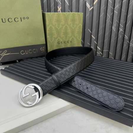 互扣式双g带扣腰带，采用热压印技术的gucci Signature皮革精制而成，触感厚实，印花图案清晰分明。 - 点击图像关闭