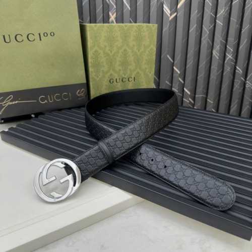 互扣式双g带扣腰带，采用热压印技术的gucci Signature皮革精制而成，触感厚实，印花图案清晰分明。
