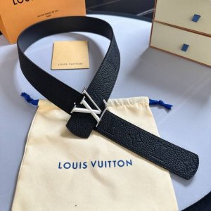 配原版包裝 L0Uis Vuitt0N 專櫃最新升級版本 寬度40Mm 原廠荔枝紋面壓刻有花型圖案效果 進口柔軟小牛皮底 半圓形設計工藝 搭配菱形砂面字母搭扣