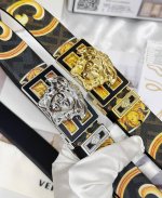 皮带：Versace.范思哲顶级复刻. 腰带：原单品质百分百头层牛皮，保证真皮。浮雕镂空间色工艺.真空电镀.永不掉色.24K纯钢扣纯手工3D彩绘图案双面可用专柜