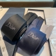 爆款到Do家新款领带 Dior男士 D家Logo系列领带 ，稀有展现精湛手工与时尚优雅的理想选择，这款采用Do家最经典极具标志性Logo提花制成的领带，以同色调